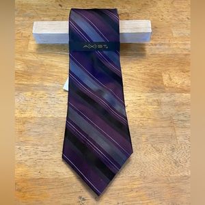 Nwt berry Axist purple Men’s Davis stripe silk neck tie 
100 % silk